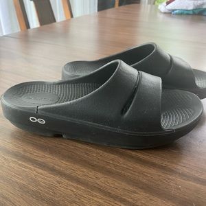 Brand new Oofos slides size women’s 7